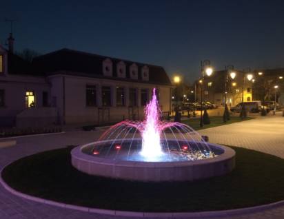 Fontaine circulaire mairie d'athis mons de nuit