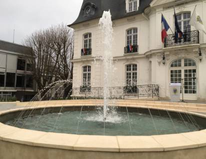 Fontaine circulaire mairie d'athis mons
