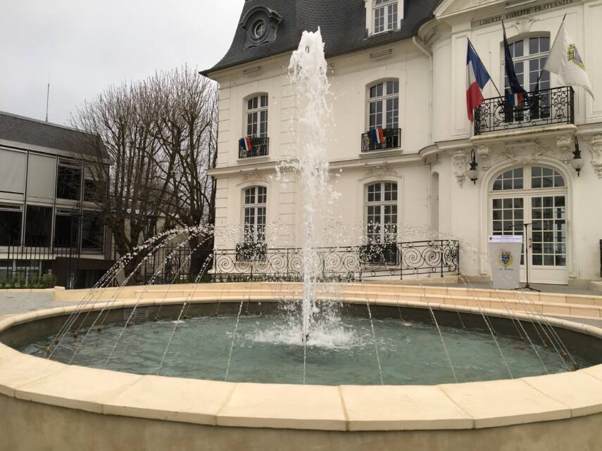 Fontaine circulaire mairie d'athis mons