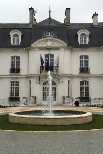 Fontaine circulaire mairie d'athis mons