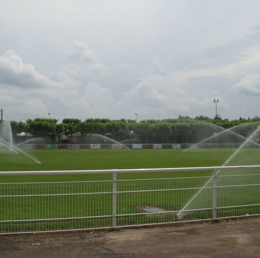 arrosage d'un terrain de foot - Monthléry