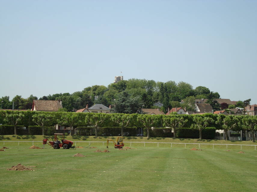 arrosage d'un terrain de foot - Monthléry - photo sous-solage 2