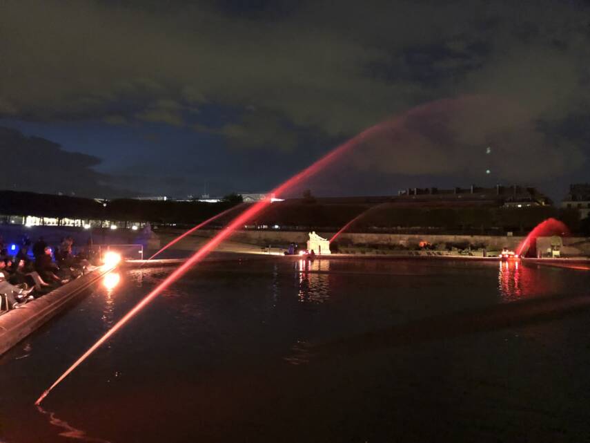 La fontaine du Jardin des Tuileries de nuit